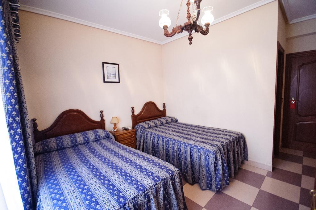 Hostal Restaurante La Trucha Benavente Zewnętrze zdjęcie